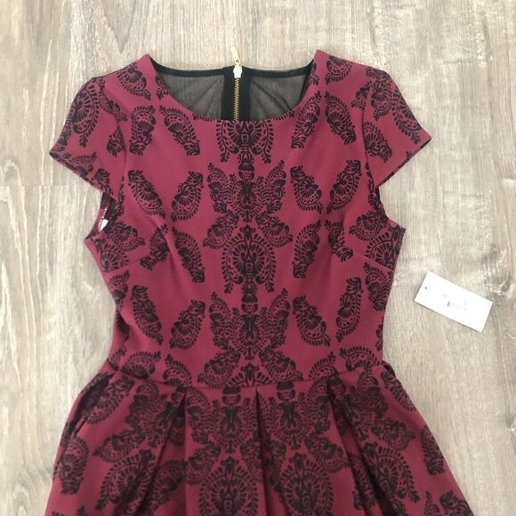NWT B. Darlin Maroon Womens Sleeveless Floral Fern Leaf Dress Size 7/8 - Picture 2 of 11